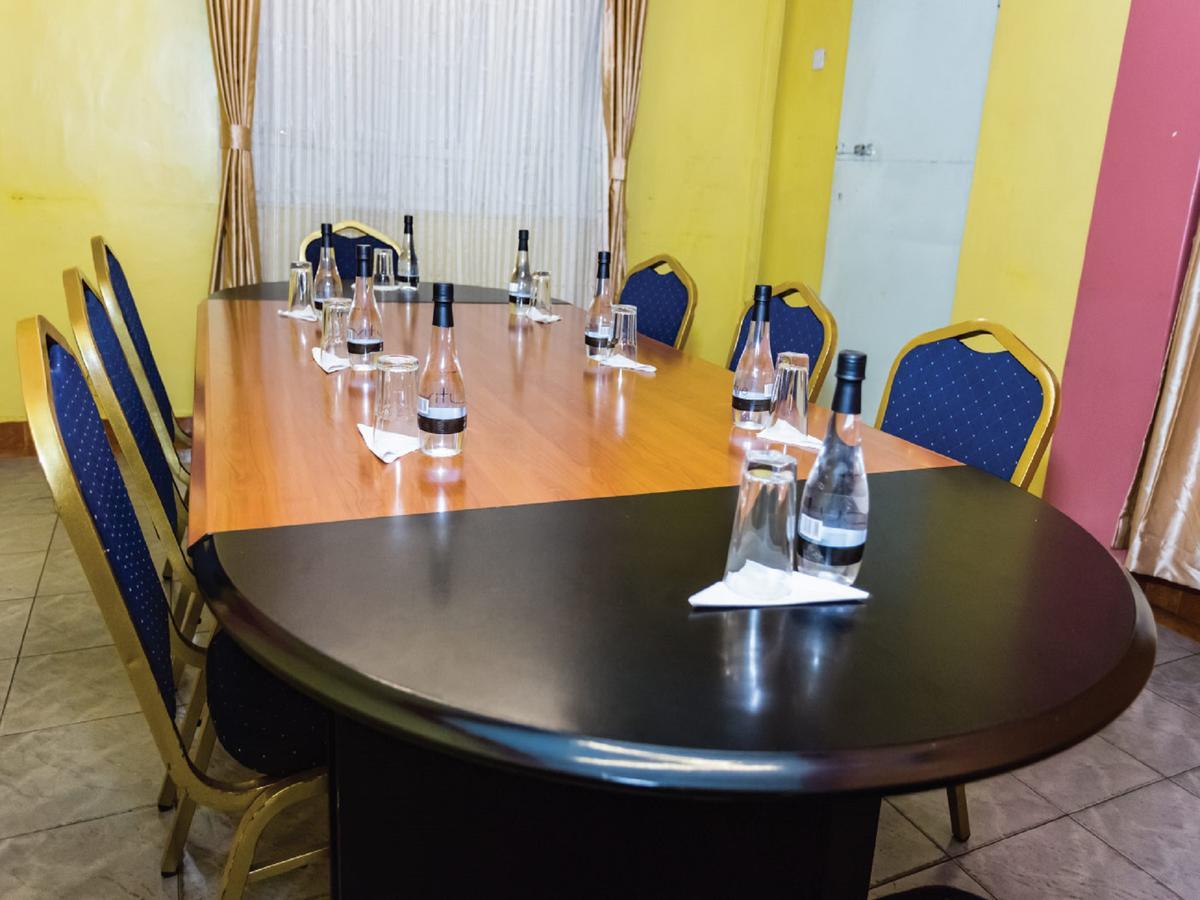 Hotel Green Court Найроби Екстериор снимка